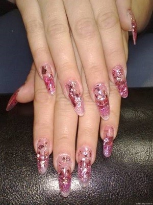 Акриловое наращивание ногтей